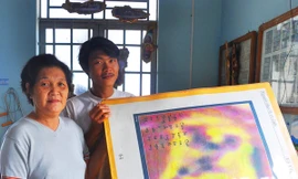 Xuyên Việt lượm đất thiêng