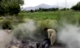 Trẻ em Pakistan 'tập' đánh bom cảm tử