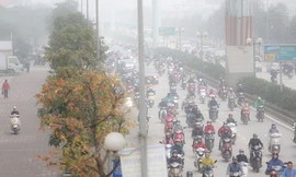 Hà Nội sáng sớm sương mù, trưa chiều hửng nắng