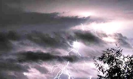 Mưa dông diện rộng ở Bắc Bộ, cảnh báo lốc, mưa đá vùng núi 