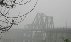 Hà Nội đêm và sáng sớm mưa phùn, trời rét