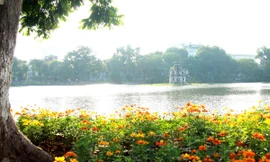 Hà Nội đêm và sáng sớm trời rét, trưa chiều hửng nắng