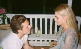 Brooklyn Beckham chia sẻ hình ảnh cầu hôn Nicola Peltz cùng thông điệp ngọt lịm tim
