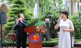 TP.HCM: Đại học KHXH&NV tổ chức hoạt động chào cờ đầu tuần, netizen đồng loạt "thả tim"