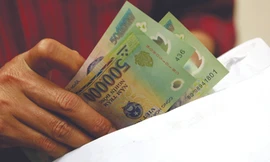 Báo động đỏ thu nhập ngoài lương