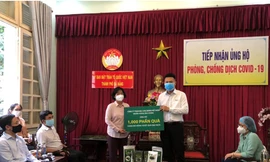 Carlsberg Việt Nam trao tặng 1.000 phần quà cho Ủy ban MTTQ Việt Nam TP Đà Nẵng