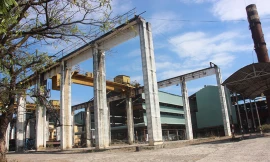 Từ tháng 9/2018 đến nay Công ty CP Đường Bình Định đã ngưng hoạt động, nhà xưởng chỏng chơ. Ảnh: Tr.Định