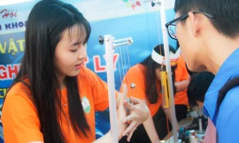 Giải thích hiện tượng cộng hưởng con lắc đơn. Ảnh: Tr.Định