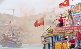 Ngư dân Sa Huỳnh xuất hành mở biển đầu năm - ảnh Lê Văn Chương 