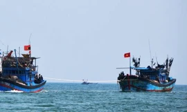 Tàu cá Quảng Ngãi cứu sống 32 ngư dân Trung Quốc