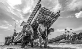 “Tháng Tám trời thổi gió nồm/ Tháng ba đông bắc có làm không ăn” (ảnh chụp tại xã Hoằng Trường, huyện Hoằng Hóa, Thanh Hóa)