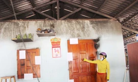 Căn phòng anh Vinh bị cháy hiện đang niêm phong để điều tra - ảnh V.T 