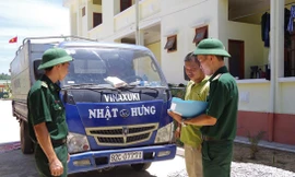 Tang vật vi phạm bị lực lượng chức năng phát hiện thu giữ. Ảnh Nguyễn Ngọc 