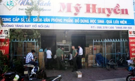  Nhà sách Mỹ Huyền - nơi phát hiện 72.602 cuốn SGK nghi làm giả. Ảnh: Tr.Định 