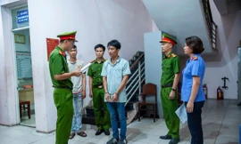 Bắt lái xe đầu kéo gây tai nạn khiến 2 người tử vong