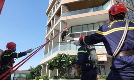 Bình Thuận diễn tập chữa cháy và cứu nạn, cứu hộ cấp tỉnh tại khách sạn 27 tầng