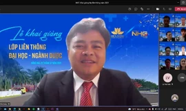 Dự lễ khai giảng từ bệnh viện dã chiến