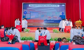 Sinh viên khối Sức khỏe trải nghiệm thực tiễn y khoa