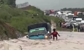 Cao tốc Phan Thiết - Dầu Giây ngập nặng: Bộ GTVT yêu cầu kiểm điểm trách nhiệm