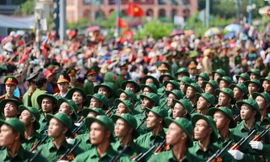 Diễu binh kỷ niệm 50 năm: Đội quân đi giữa lòng nhân dân