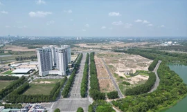 Nhiều dự án bất động sản phải sang tên, đổi chủ