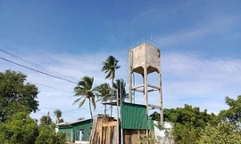 Hàng ngàn hộ dân 'khát khô cổ' bên nhà máy cấp nước tại Bình Thuận 