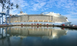 Siêu tàu lớn nhất châu Á đưa hơn 4.000 khách đến Việt Nam