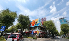 Vì sao các nhãn hàng 'tháo chạy' khỏi trung tâm TPHCM?