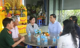 Lãnh đạo tỉnh Bình Thuận viếng, động viên các gia đình chiến sĩ hy sinh khi thực hiện nhiệm vụ