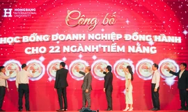 Trường đại học đầu tiên công bố học bổng tuyển sinh 2024