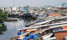 Vì sao TPHCM chậm di dời nhà ven kênh rạch?