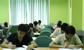 Thí sinh thi Toán và Tư duy logic tại ĐH FPT