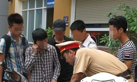 Bị tuýt còi, gọi “người thân”!