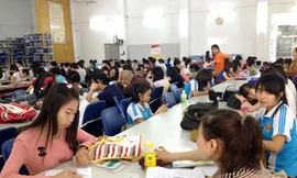 Sinh viên trốn nóng