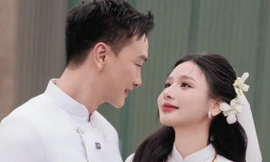 Showbiz 27/2: Trọng Lân và bạn gái hoãn cưới