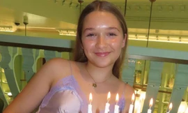 Chiếc váy 2 dây gây tranh cãi của con gái Beckham trong tiệc sinh nhật 12 tuổi