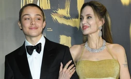 Brad Pitt thấy Angelina Jolie đáng ngờ