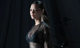 Bùi Lan Hương cũ kỹ và loay hoay