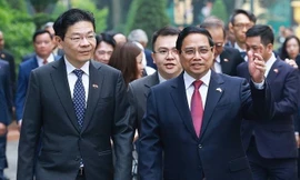 Thủ tướng Singapore đăng video về chuyến thăm Việt Nam, chèn nhạc ‘Bắc Bling’