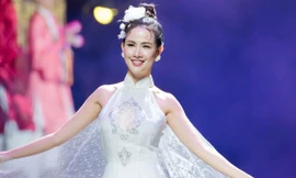 Tôn vinh áo dài Huế