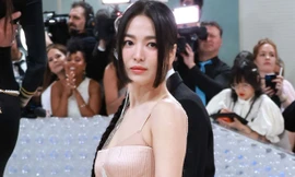 Song Hye Kyo lại gây sốt ở Met Gala 2023