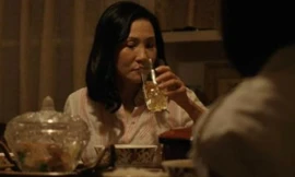 Tô canh chua, cốc trà đá và diễn viên Hồng Đào trong bộ phim hot toàn cầu