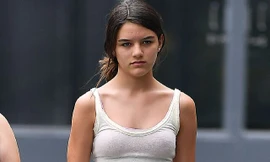 Con gái Tom Cruise sau hơn 10 năm không gặp bố