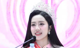Hoa hậu Hà Trúc Linh: 'Nhiều bạn học người dân tộc thiểu số nhắn tin chúc mừng tôi'