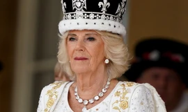 Diện mạo bà Camilla trong ngày lên ngôi Hoàng hậu Anh