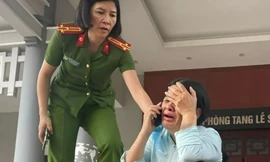 Nước mắt của những người mẹ mất con trong vụ cháy nhà trọ ở Trung Kính