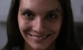 'Smile' - nụ cười điên loạn