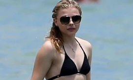 Nữ diễn viên sống ẩn dật vì một bức ảnh chế