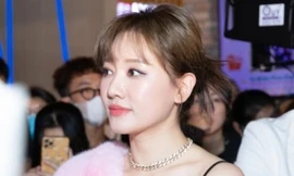 Hari Won vẫn bị liệt cơ mặt 