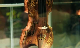 Cây vĩ cầm độc nhất vô nhị tại Việt Nam trong đêm nhạc đặc biệt của Huế